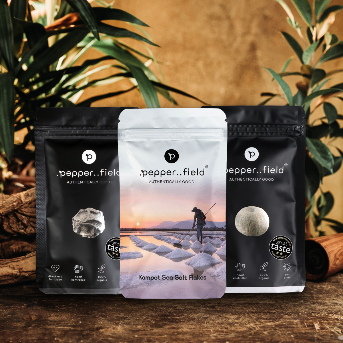 2+1: black and white Kampot  pepper, salt pyramids (Salt Flakes)